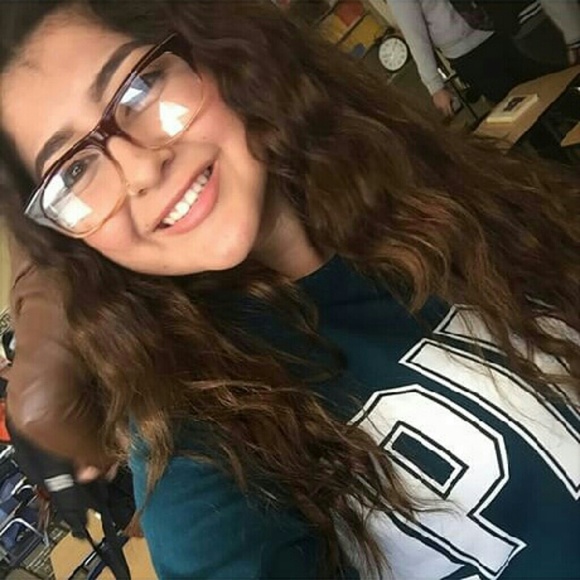 Lisette Rosales - Poshmark Profile Picture of Lisette Rosales (@rosales_lisette) on Poshmark