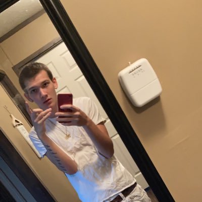 Profile Picture of Paul (@Paul_Hoover_2x) on Twitter