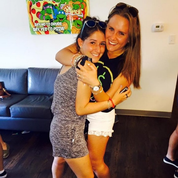 Profile Picture of Amanda Gerstman (@amandagerstman) on Poshmark