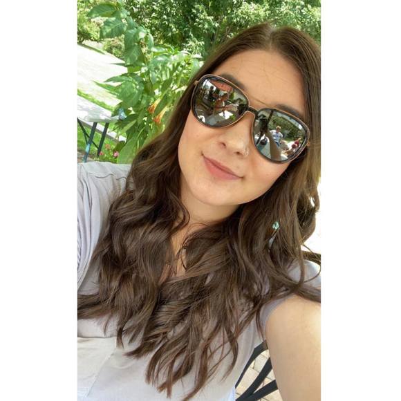 Profile Picture of Renee Keith (@rkeith2480) on Poshmark