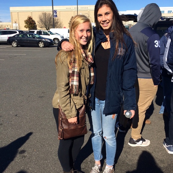 Elyssa Okken - Poshmark Profile Picture of Elyssa Okken (@elyssaokken) on Poshmark