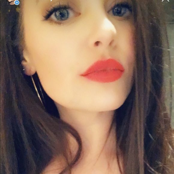 Profile Picture of Annie Carson (@acarso5) on Poshmark