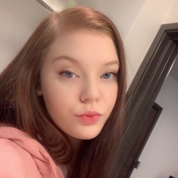 Profile Picture of Emily Westbrooks (@emilywestbro282) on Poshmark