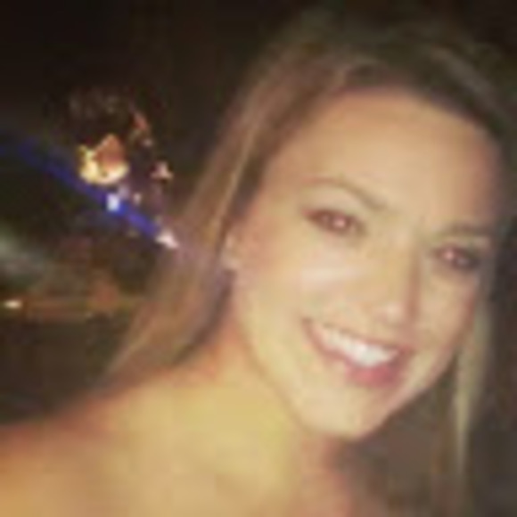 Profile Picture of Emily Pantelis (@emily_pantelis) on Poshmark