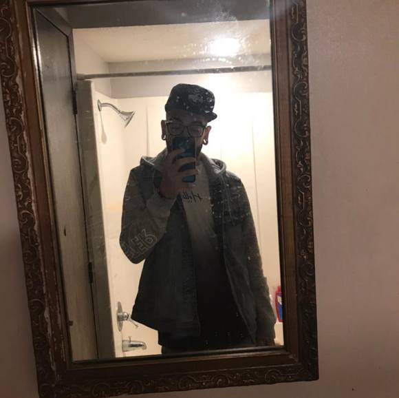 Profile Picture of Josh Keller (@joshkeller785) on Poshmark