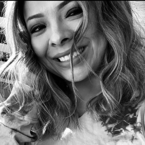 Profile Picture of Cindy Jackson (@cindyjackson08) on Poshmark