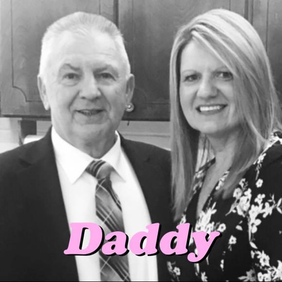 Profile Picture of Paula Abee (@pabee) on Poshmark