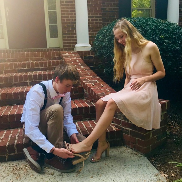 Profile Picture of Carly Hoffman (@carlyh1255) on Poshmark