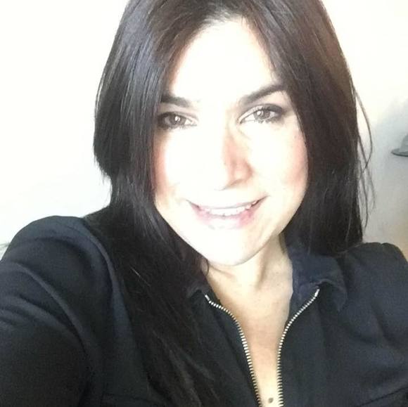 Profile Picture of Johana Gotera (@johanagotera) on Poshmark