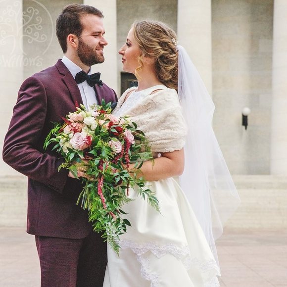 Profile Picture of Sara Barton adams (@saralizzie29) on Poshmark