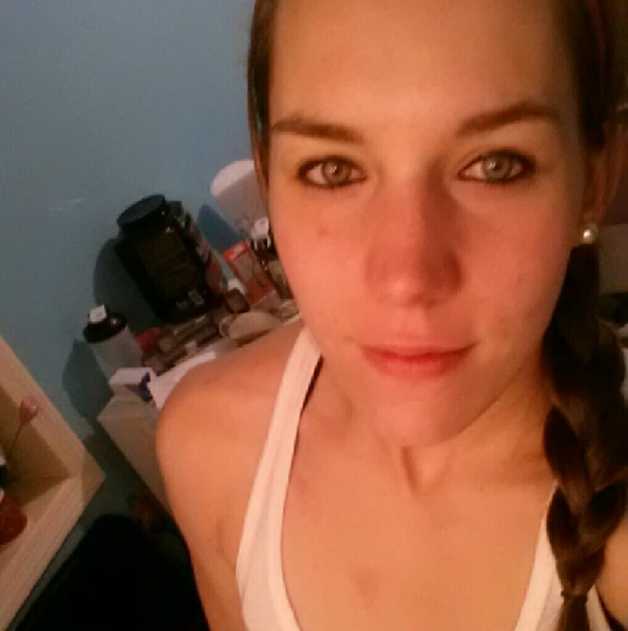 Profile Picture of Julia Chappell (@juliachappell) on Poshmark