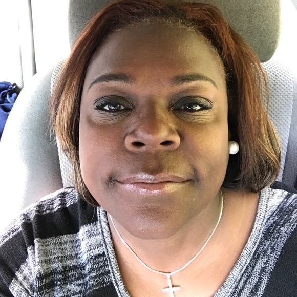 Profile Picture of Deborah Claude (@debbsmalls) on Poshmark