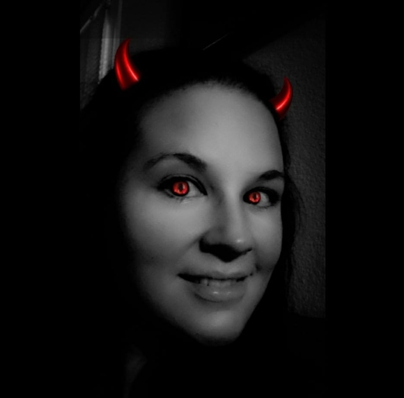 Laura Delozier - Poshmark Profile Picture of Laura Delozier (@magelet) on Poshmark