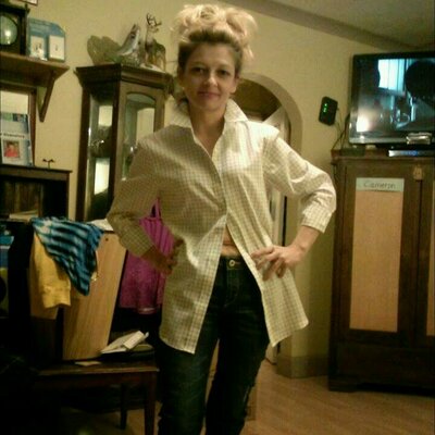 Profile Picture of Angie Tuttle (@findogrn) on Twitter