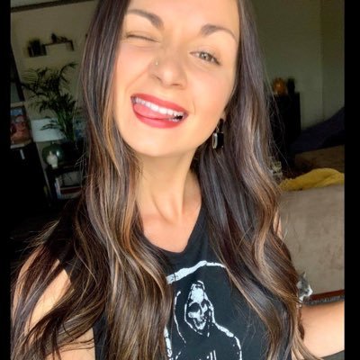 Profile Picture of Amber (@amber__raye) on Twitter