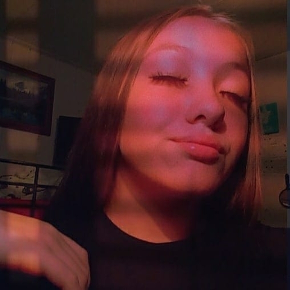 Profile Picture of Alexia Suarez (@alexia9727) on Poshmark