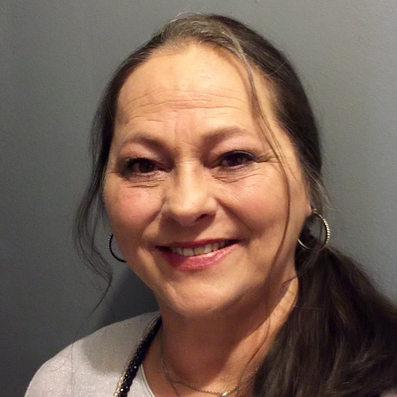 Profile Picture of Terri Pavatte (@trulove1013) on Poshmark