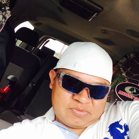 Profile Picture of Walter Gonzalez (@walter_gonzalez) on Poshmark