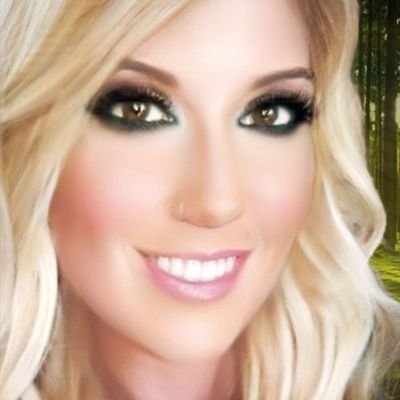 Profile Picture of April Keown (@april_keown) on Twitter