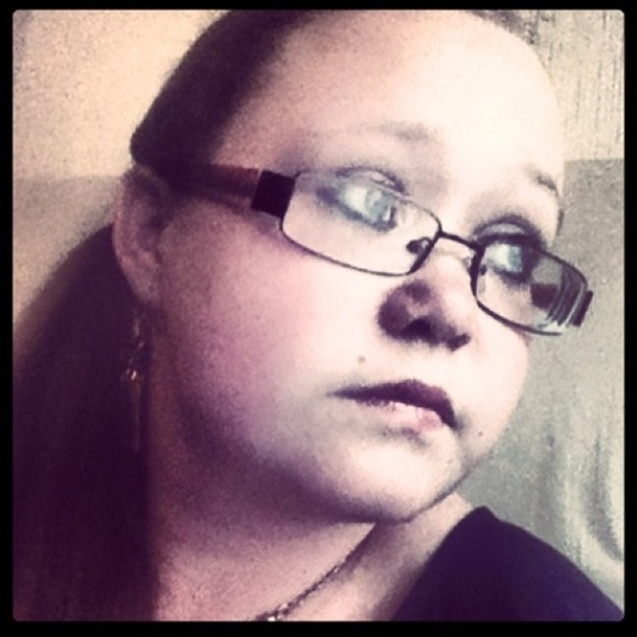 Profile Picture of Kate Perrigan (@kateperrigan94) on Poshmark