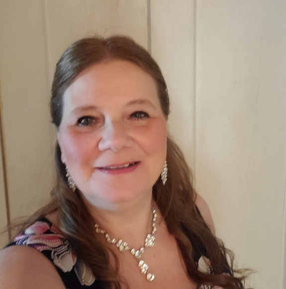 Profile Picture of Stacy Stalter (@sstalter58) on Poshmark