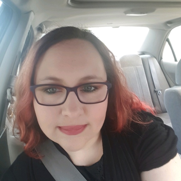 Profile Picture of Stacie Moore (@stcegrl) on Poshmark