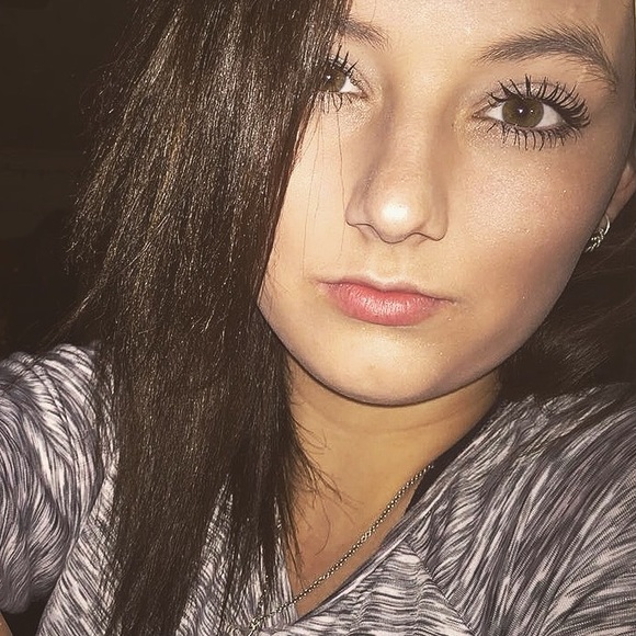 Profile Picture of Mackenzie Conway (@its_mackkkkkk) on Poshmark