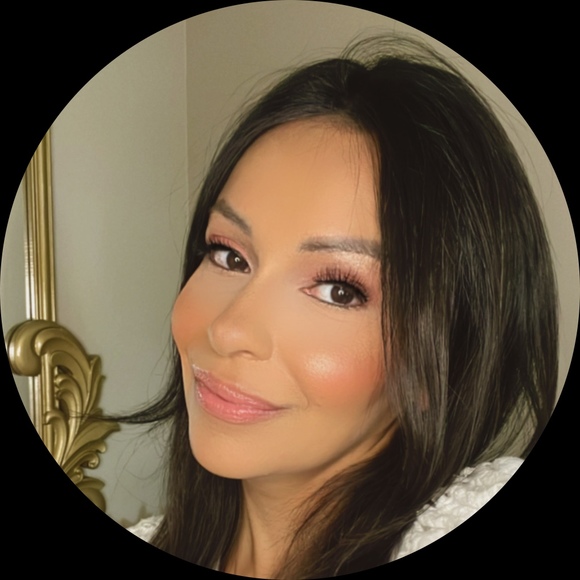 Profile Picture of Jaclyn Ray (@jaclyn_ray) on Poshmark