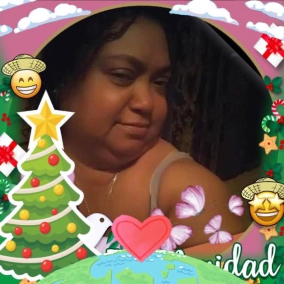 Profile Picture of Maria Evette (@maria_evette) on Poshmark