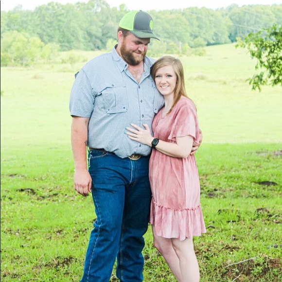 Profile Picture of Bethany Fenimore (@bethany_96) on Poshmark