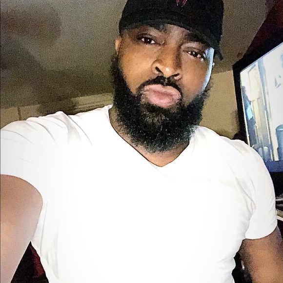 Profile Picture of Bryant Greer (@bdg215) on Poshmark