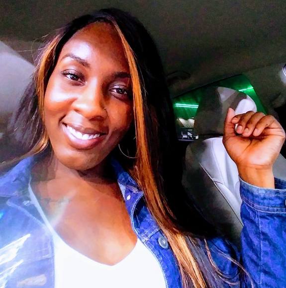 Profile Picture of Chandlier Abraham (@cithomp) on Poshmark