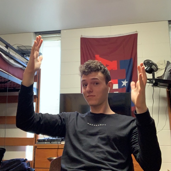 Profile Picture of Daniel Cahak (@cahakd) on Poshmark