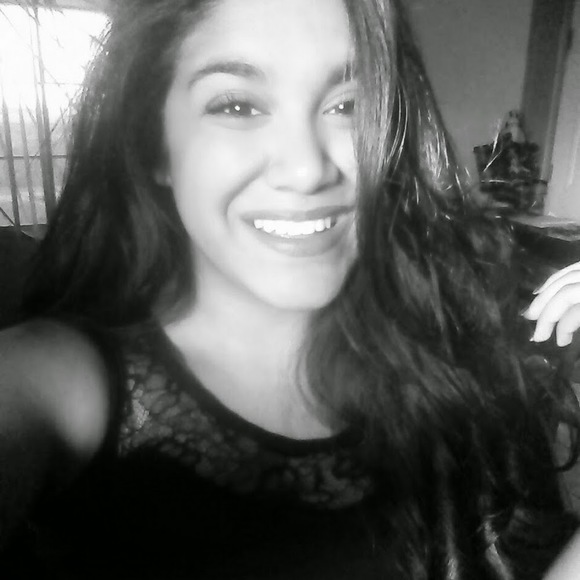 Profile Picture of Anissa Alvarado (@anissaalvarado) on Poshmark