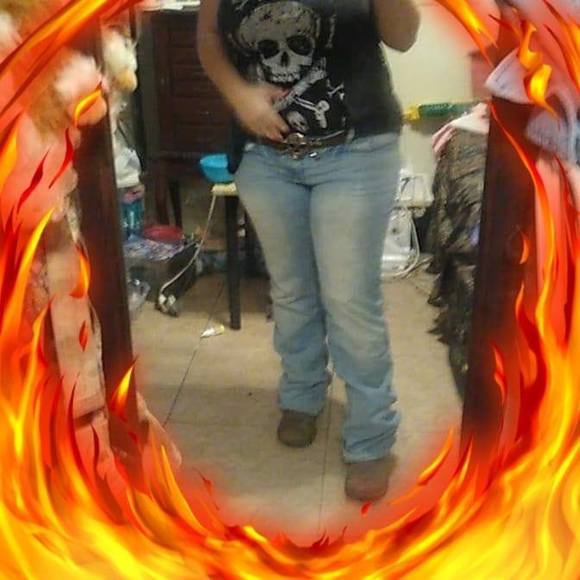 Profile Picture of Megan Vandyne (@vandynemegan) on Poshmark