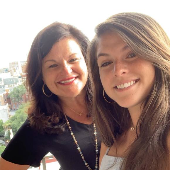 Laura Blencoe - Poshmark Profile Picture of Laura Blencoe (@coastallb) on Poshmark