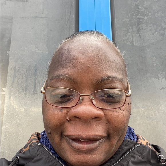 Profile Picture of Kim Snell (@kimsnell067) on Poshmark