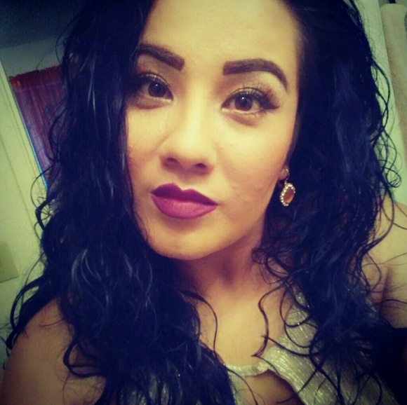 Profile Photo of Viridiana Galaviz (@durda) on Poshmark