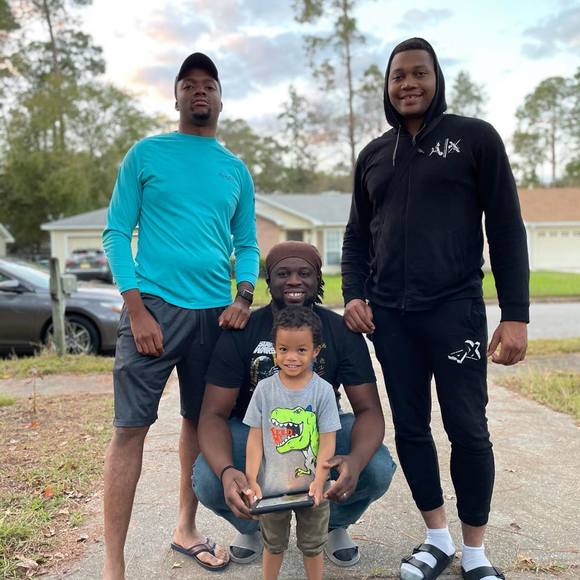 Profile Picture of Cedric Hampton (@cedricjhampton) on Poshmark