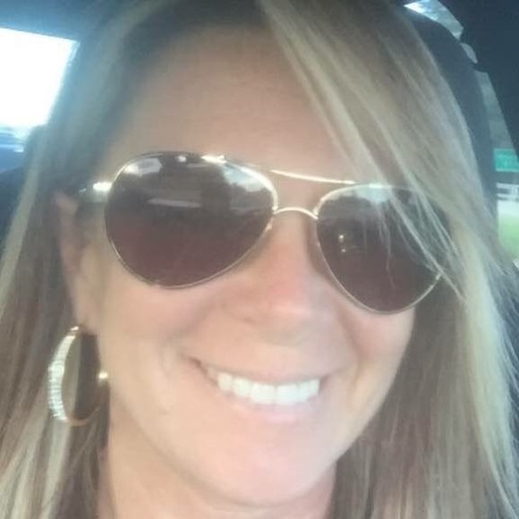 Profile Picture of Tanya Taucher (@tanyabrown7) on Poshmark