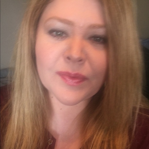 Profile Picture of Shelly Ferraiuolo (@sferraiuolo) on Poshmark