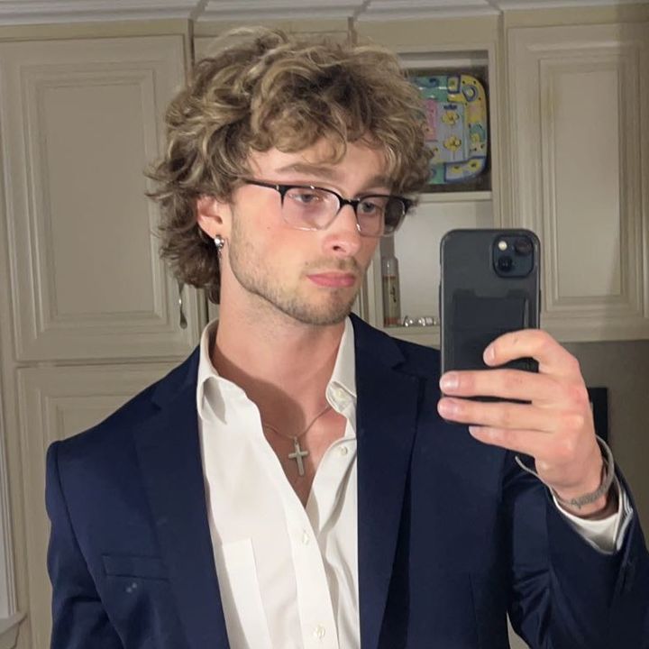 Profile Picture of Wood (@davidwoodsy) on Tiktok