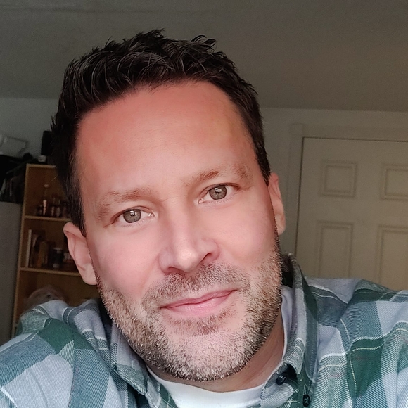 Profile Picture of Daniel Seidler (@danielseidler) on Poshmark