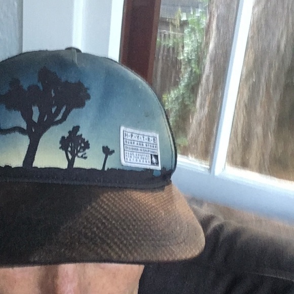 Profile Picture of Brad Gillette (@bradgillette) on Poshmark