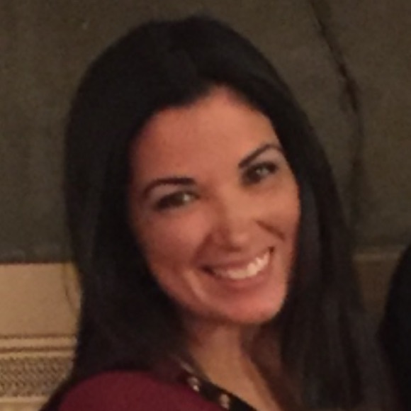 Profile Picture of Daria Scoccimarro (@dariashops) on Poshmark