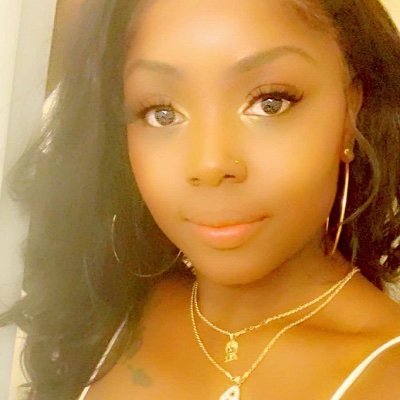 Profile Picture of Angela DeWitt (@AngelaDeWitt18) on Twitter