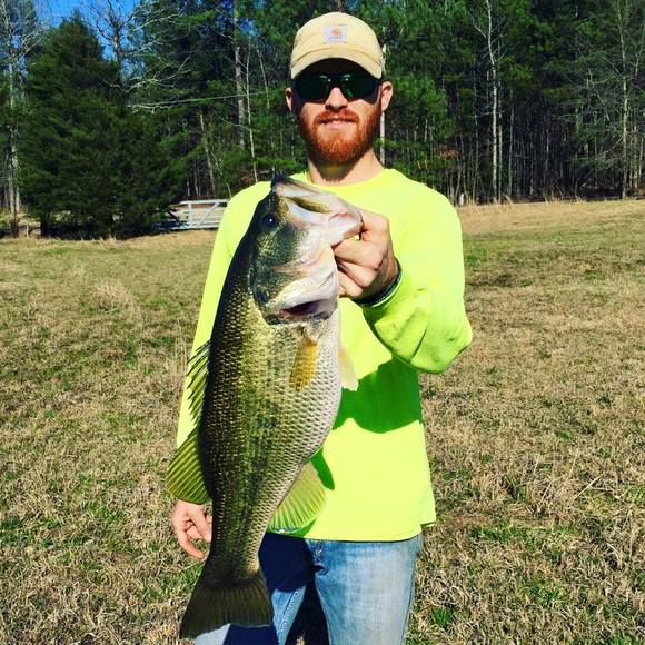Profile Picture of Tyler Freeman (@bonestf) on Poshmark
