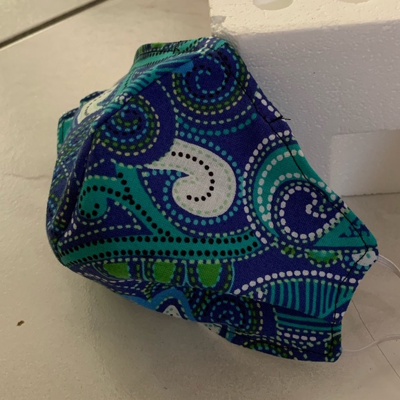 Profile Picture of Kaisa Ishikawa (@hawaii_masks) on Poshmark