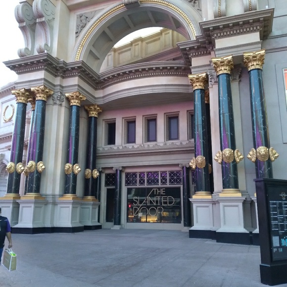 Profile Picture of Tamara Randolph (@jazzyglamchic) on Poshmark