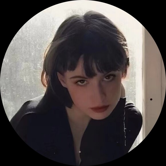 Profile Picture of Helen Michelli (@helenm45) on Poshmark